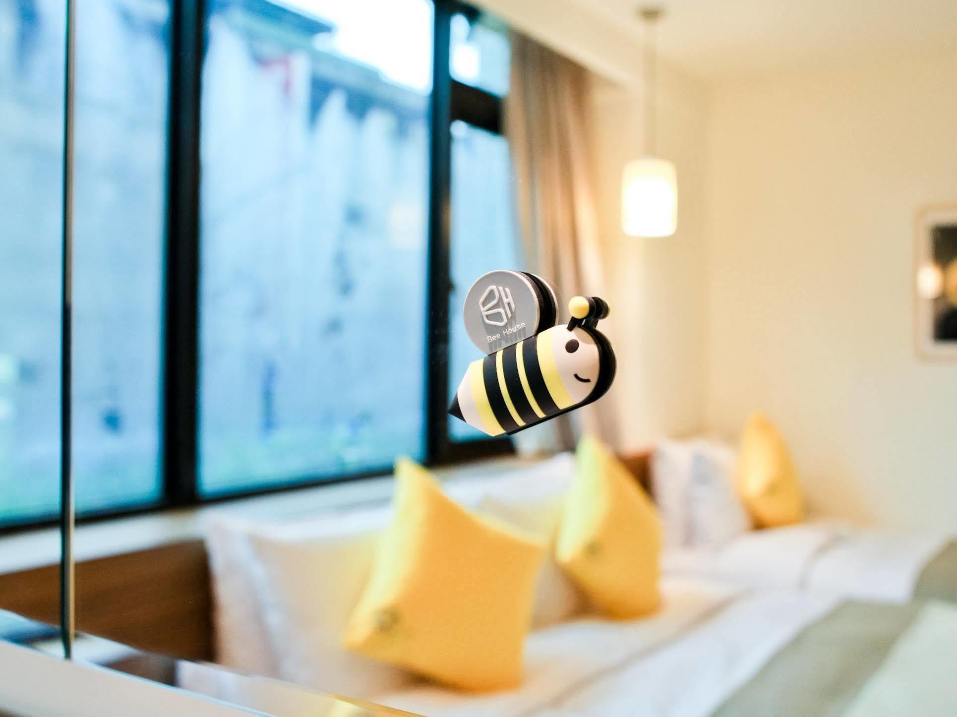 Bee House By Cosmos Creation - Taipei Main Station Hotel Exterior photo